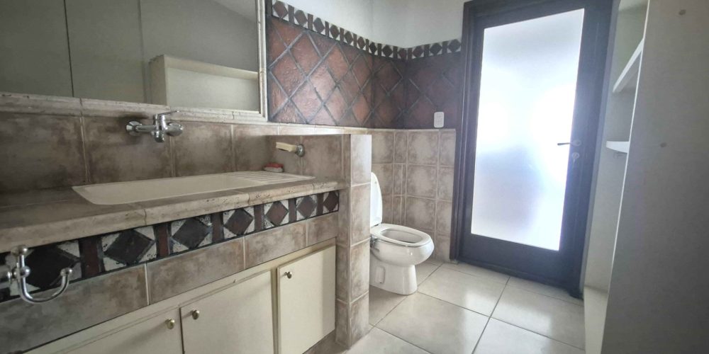 Baño-de-servicio1